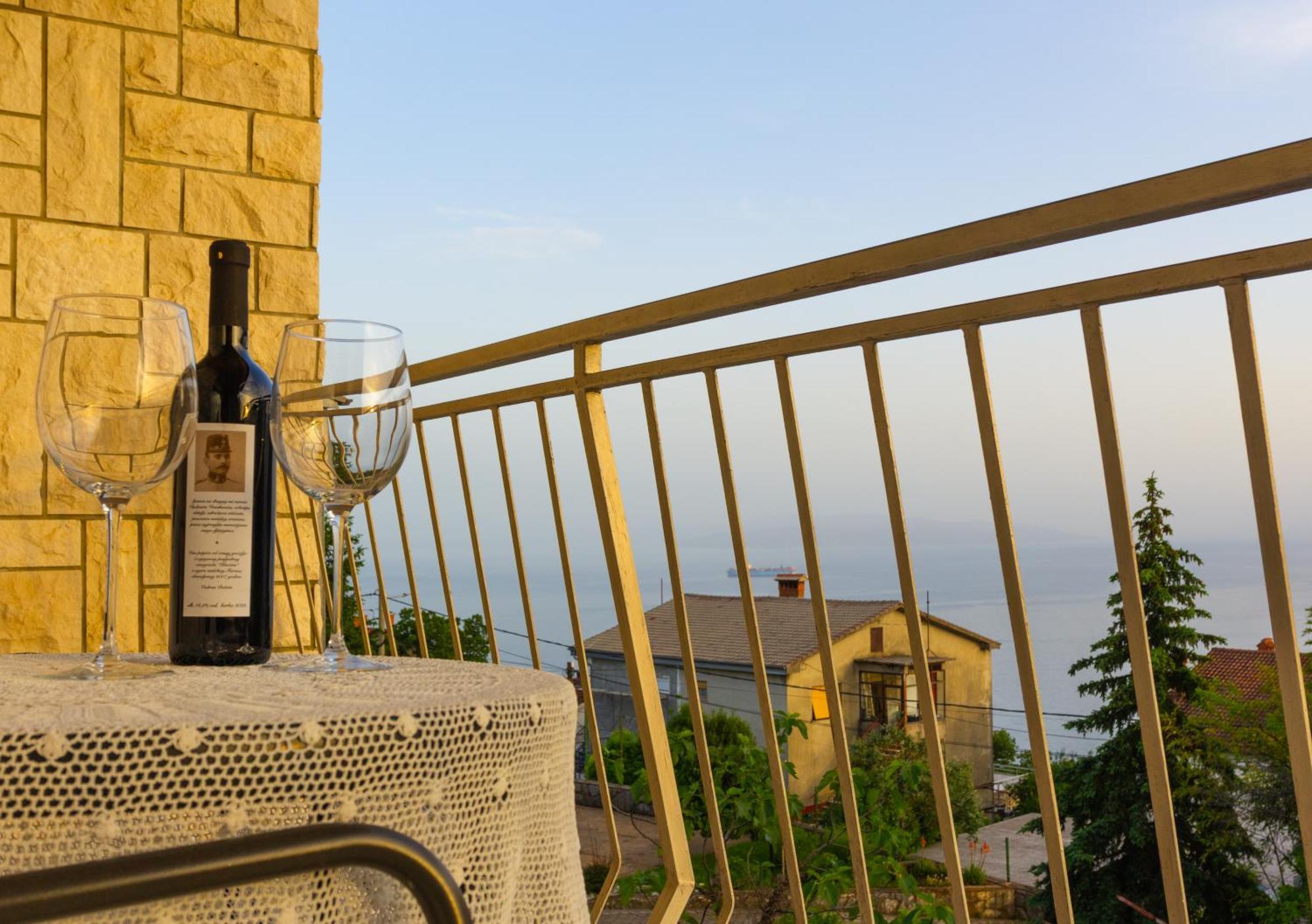 Sea View Retreat With 170Mbps Wifi And Sunny Balcony Appartement Kastav Buitenkant foto